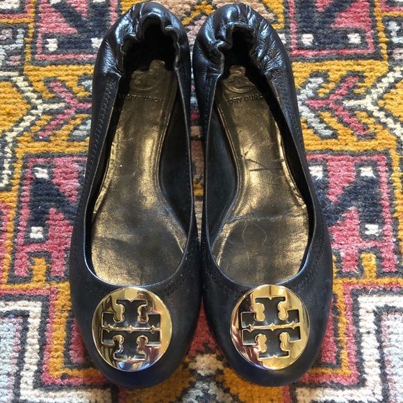 Black Tory Burch ballet flats with gold emblem - Picture 1 of 6